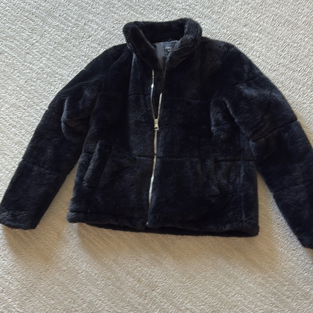 Ladies black faux fur jacket - zip front with pockets